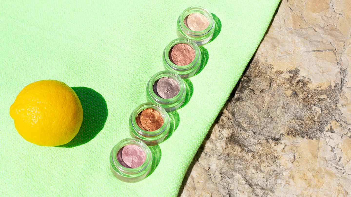 The advantage of a 2-in-1 eyeshadow and illuminator product?